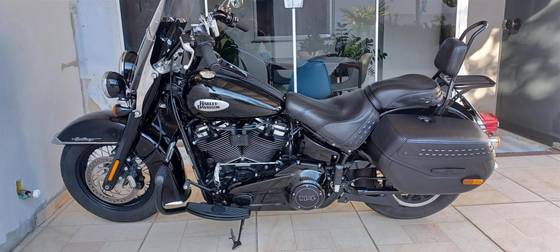 HARLEY-DAVIDSON SOFTAIL HERITAGE CLASSIC 114 